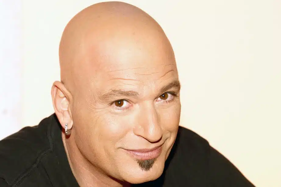 Howie Mandel (biographie) Comédien, acteur, doubleur et animateur de télévision canadien