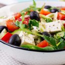 Salade grecque : un plat végétarien équilibré et savoureux !