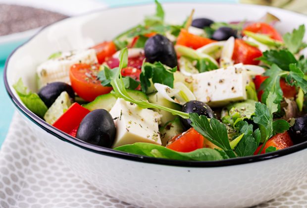 Salade grecque : un plat végétarien équilibré et savoureux !